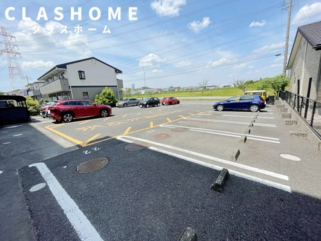 young　leaves　　刈谷市近郊の賃貸はクラスホームの駐車場