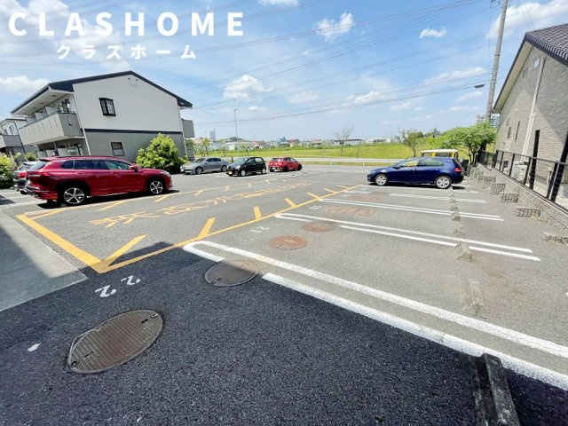 young　leaves　　刈谷市近郊の賃貸はクラスホームの駐車場