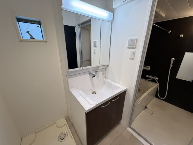 WindBell栄本町の独立洗面台