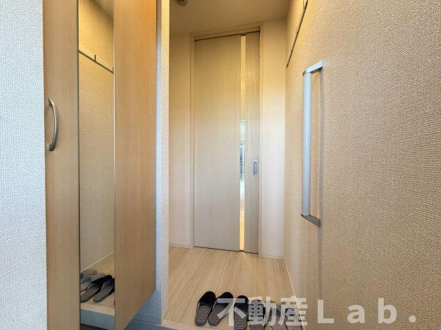 リヴェール近見の玄関