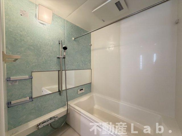 リヴェール近見の浴室