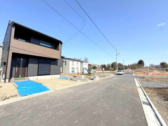 あきる野市野辺　新築分譲の前面道路含む現地写真