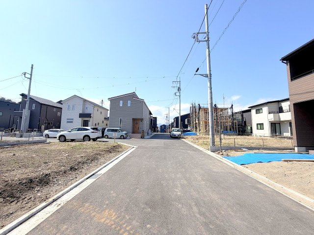 あきる野市野辺　新築分譲の前面道路含む現地写真