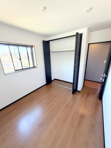 あきる野市野辺　新築分譲の洋室