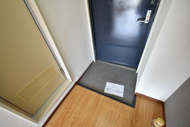 ダイドーメゾン甲子園口Ⅱの玄関