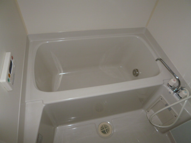 サニーレジデンス　ＹＫの浴室|追い焚きバス