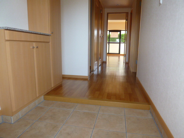 サニーレジデンス　ＹＫの玄関