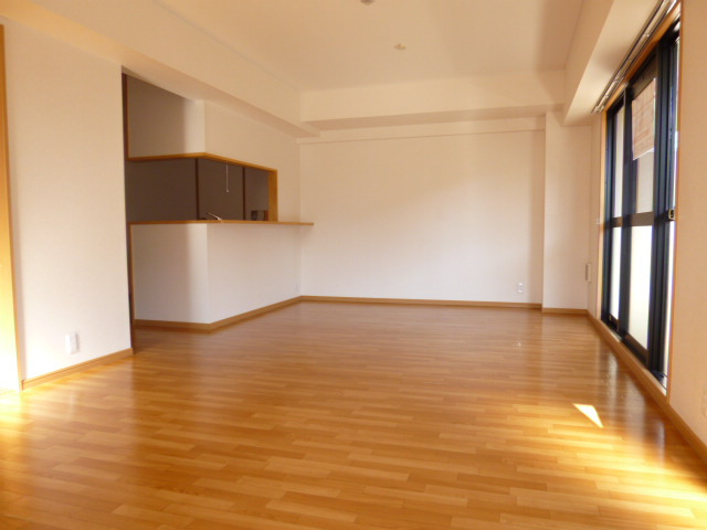 サニーレジデンス　ＹＫの居間・リビング|ダイニング