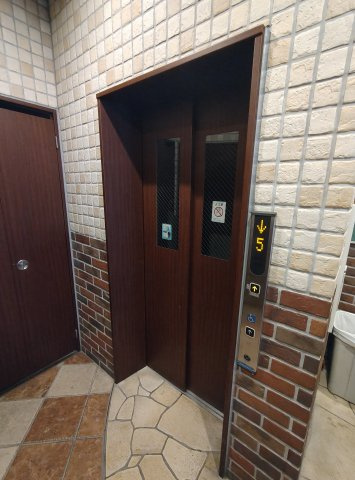 クレアール神戸のロビー