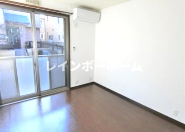 メゾン　ド　アルモニーの居間・リビング