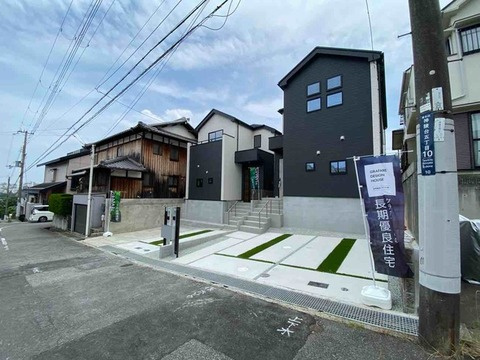 神戸市垂水区神陵台　新築戸建の前面道路含む現地写真