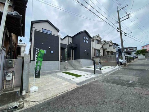 神戸市垂水区神陵台　新築戸建の前面道路含む現地写真