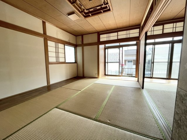 広木2丁目　中古戸建ての和室|各居室明るく通風良好です。