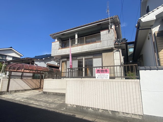 広木2丁目　中古戸建ての外観|駐車2台可。カーポート付き。建物程度良好。