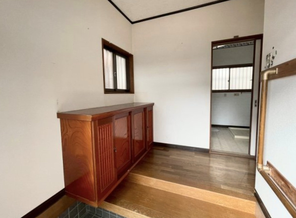 広木2丁目　中古戸建ての玄関|下駄箱収納あり。