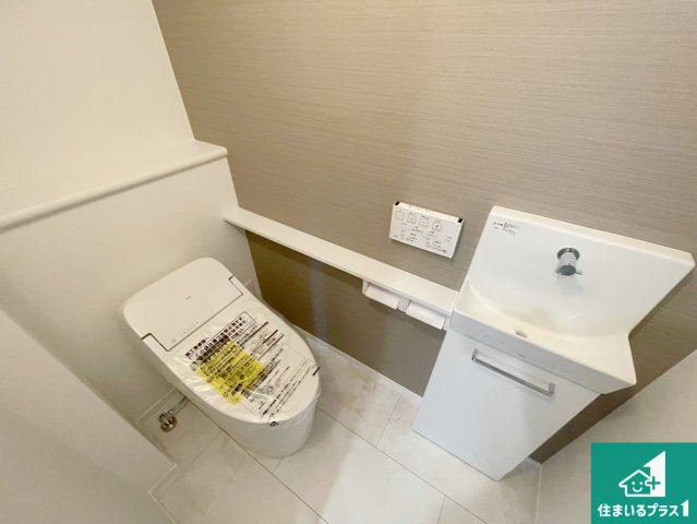 神戸市北区山の街　新築一戸建てのトイレ|1・2階の2ヶ所にあるので、朝の忙しい時間の順番待ちもなく、深夜の利用にも大変便利です。