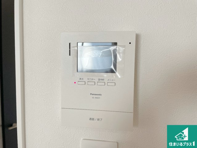 神戸市北区山の街　新築一戸建ての防犯設備|カラーモニターインターホン！声だけでなく来訪者の姿や顔がモニターで確認できるので、小さなお子様がいらっしゃるご家庭でも安心できます！