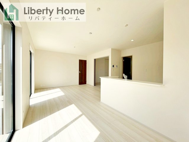 ひたちなか市足崎20期　新築戸建　1号棟の居間・リビング