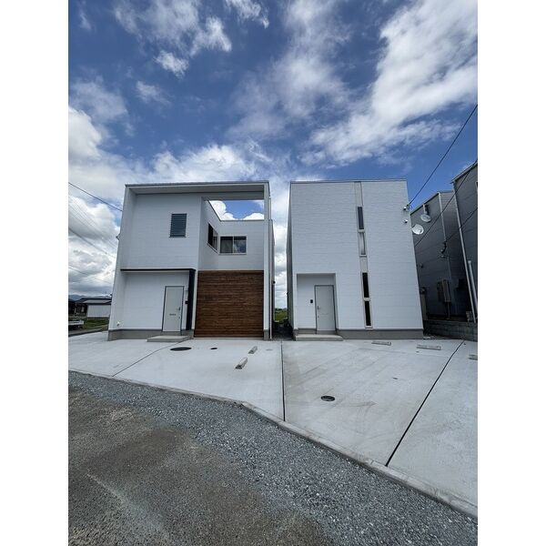 エクリュ上峰【10,000円キャッシュバック対象物件】の駐車場|駐車場です