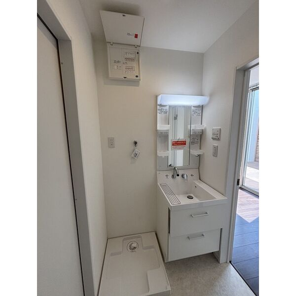 エクリュ上峰【10,000円キャッシュバック対象物件】の洗面所|洗面所です