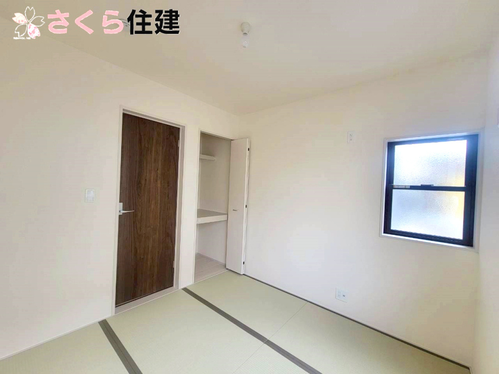 第1下野石橋　4号棟の和室|来客時や小さなお子様のお昼寝スペースとしてなど幅広い活用ができる、4.5畳の和室になります◎