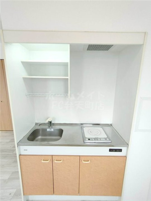 【キッチン】 | シンエイアド中央大通りビルディング | コンパクトなキッチンで掃除もラクラク