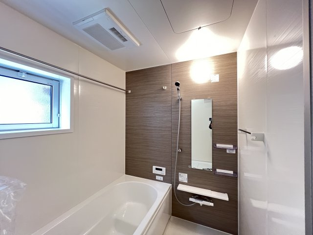 大和高田市西坊城全5棟の浴室|のびのび入浴できるバスルーム