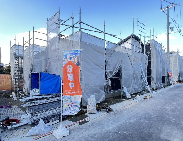 大和高田市西坊城全5棟の外観