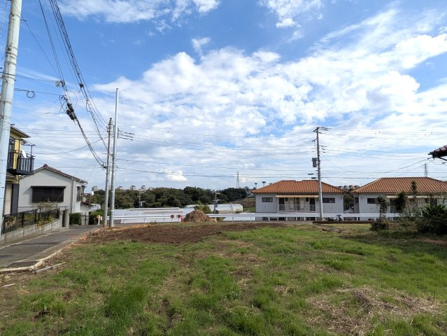 駅から歩ける駐車場２台の４LDK！？【保土ケ谷区仏向町】新築戸建ての前面道路含む現地写真