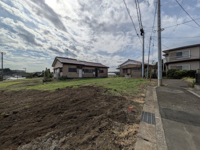 駅から歩ける駐車場２台の４LDK！？【保土ケ谷区仏向町】新築戸建ての前面道路含む現地写真
