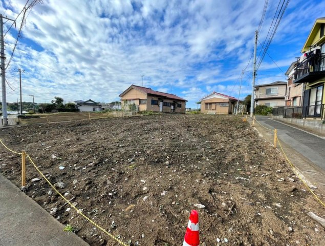 駅から歩ける駐車場２台の４LDK！？【保土ケ谷区仏向町】新築戸建ての前面道路含む現地写真