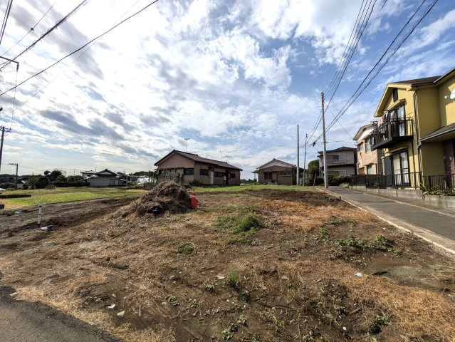 駅から歩ける駐車場２台の４LDK！？【保土ケ谷区仏向町】新築戸建ての前面道路含む現地写真
