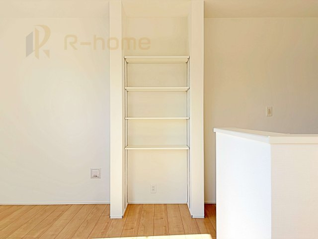 龍ケ崎市白羽4丁目第1期　新築戸建て　1号棟のその他|ダイニングスペースに便利な可動棚！収納やインテリアとしても活用できます♪