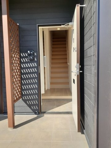 リブリオポラ　Ｂの玄関