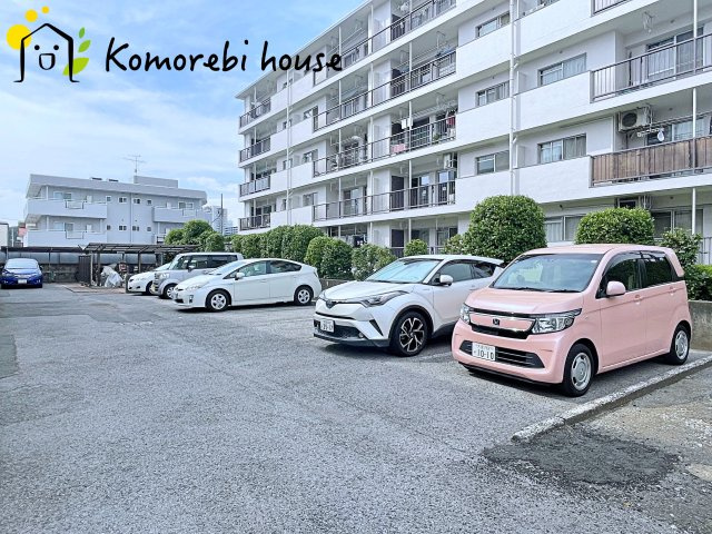 大宮吉敷町団地1号棟の駐車場|9/18　撮影済み