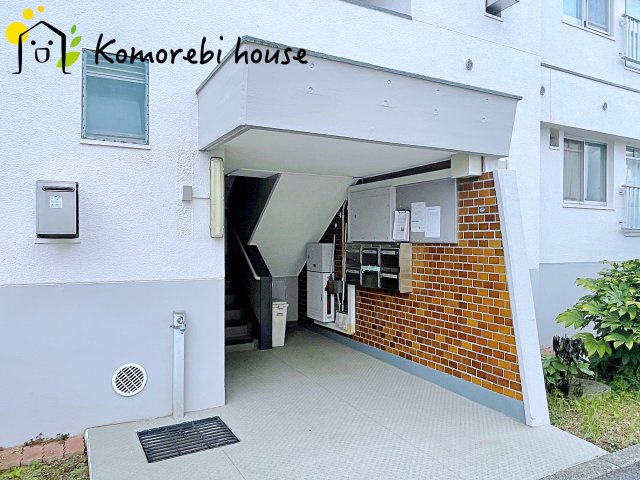 大宮吉敷町団地1号棟のエントランス|9/18　撮影済み