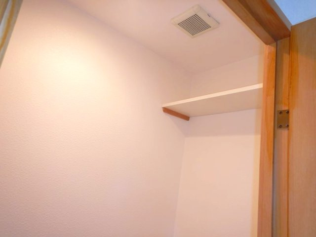 Grazie里のトイレ|棚あります