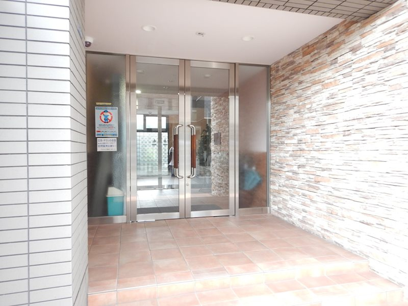 Grazie里のエントランス|落ち着いたエントランスです