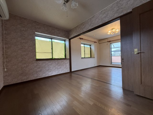 【洋室】 | 駅南町6丁目貸家 | 2階洋室