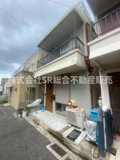 寺前町1丁目　中古戸建の外観|小・中学校、スーパー、総合病院などが徒歩10分圏内に揃っている便利な立地。