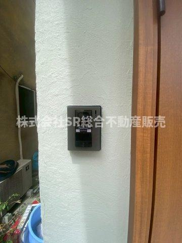 寺前町1丁目　中古戸建の防犯設備|来客時にお顔を確認できるTVモニター付インターホン！