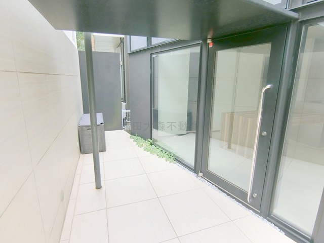 鵜の木1丁目戸建の玄関