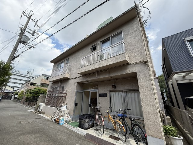 眞鍋マンションの外観