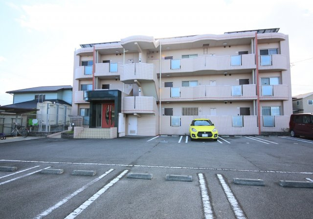 パピルスの駐車場