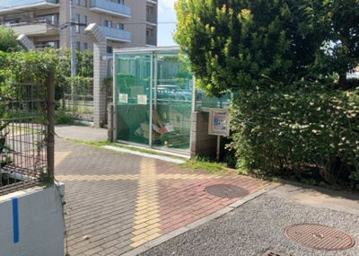 【設備】 | バルール町田 | 共有部分は、住民なら誰もが使える設備のこと。例えば駐車場やエレベーター、インターネット設備、セキュリティ設備などがあります。他にも、マンションの廊下・外部階段やエントランス・ゴミ置き場などがあります。