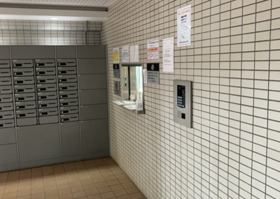 【受付】 | バルール町田 | 受付はマンションコンシェルジュがいる場合もあれば、管理人が滞在する小部屋を総称して呼ぶことがあります。主にエントランスに設置されていることから、防犯面でも期待ができます。防犯設備がない場合はより安心！