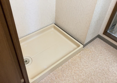 【ランドリースペース】 | バルール町田 | ランドリースペースも気になります。洗濯機置場があり「洗う、干す、取り込む、アイロンがけ、たたむ」など、洗濯に関する家事をするための空間です。広さや収納など付帯設備も含めて、詳細は現地でご確認ください。