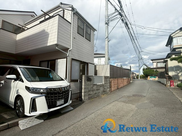 中古戸建　茅ヶ崎市出口町の前面道路含む現地写真