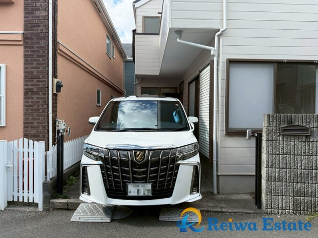 中古戸建　茅ヶ崎市出口町の駐車場