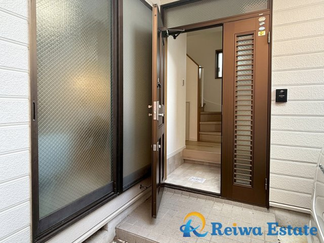 中古戸建　茅ヶ崎市出口町の玄関